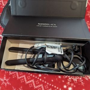 Mini hair flat iron. Like new. Kirsten Ess brand.